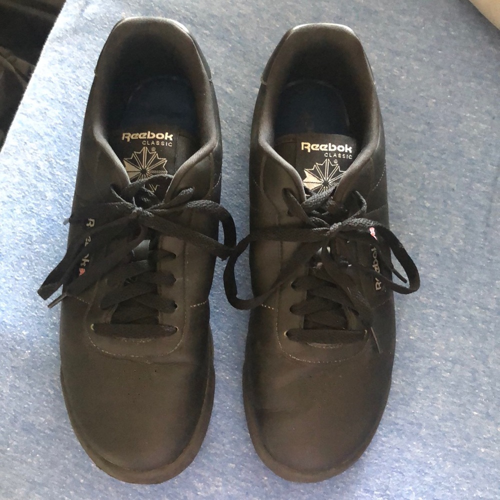 Reebok classic black sneakers
